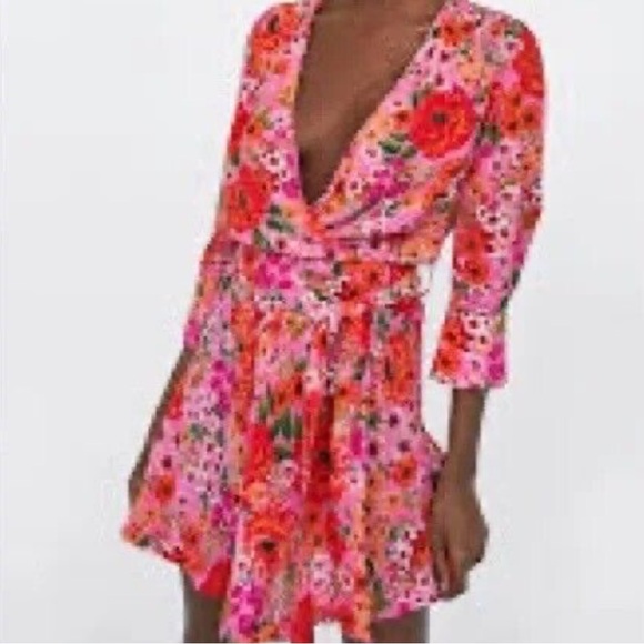 Zara Dresses & Skirts - Zara floral dress bloggers favorite